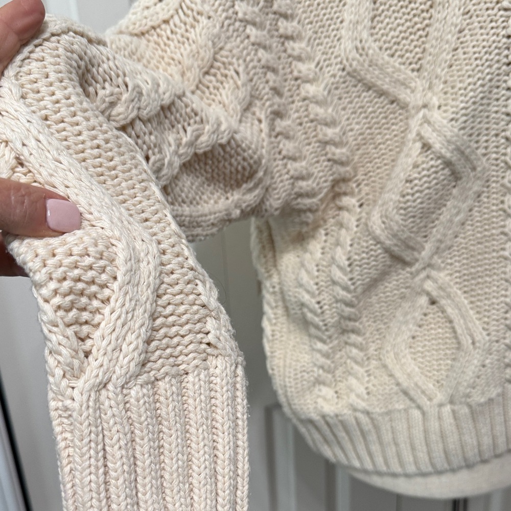 Cable Knit Oversized Cream Sweater EUC❤️ - Picture 6 of 14